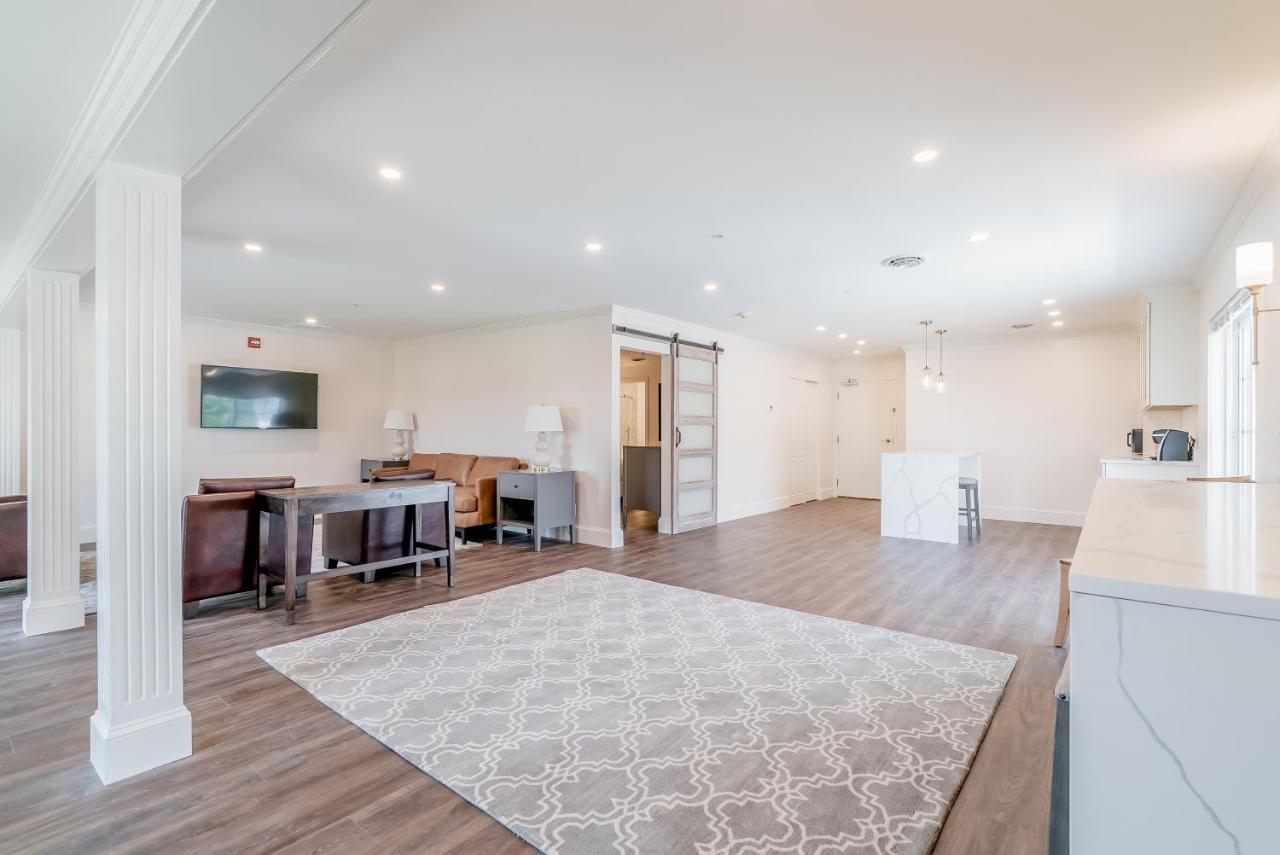 Chateau Renault Egg Harbor City Exterior foto